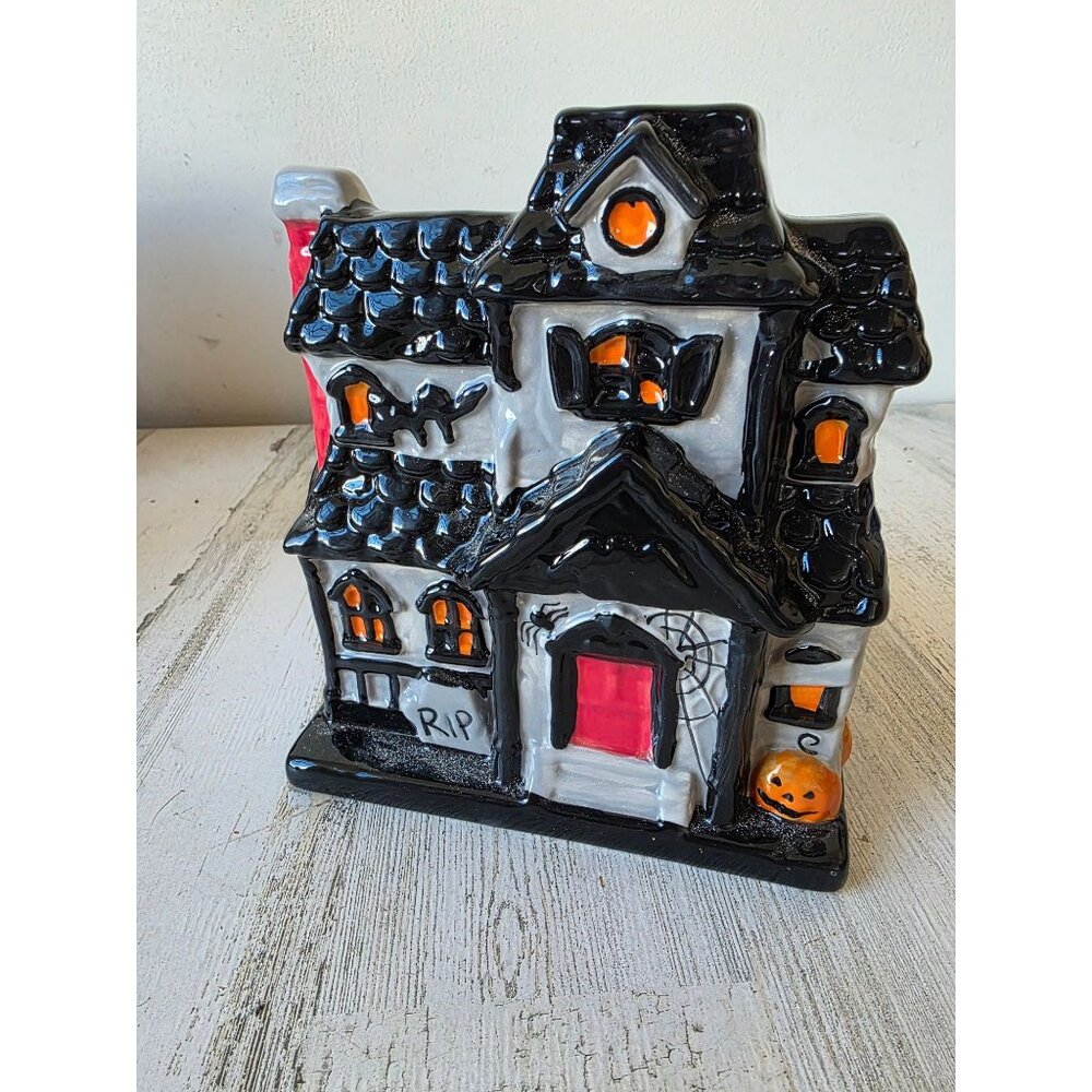 Yankee‎ haunted House spooky candle luminary holder ceramic Halloween decor